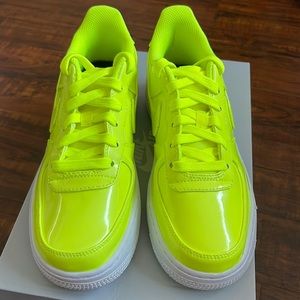 NIKE highlighter Air Force 1 size 5.5y